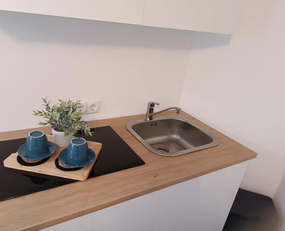Cozy Apartment Mit Wifi, Aufzug & Kostenlos Parken El-Living Augusta Esterno foto